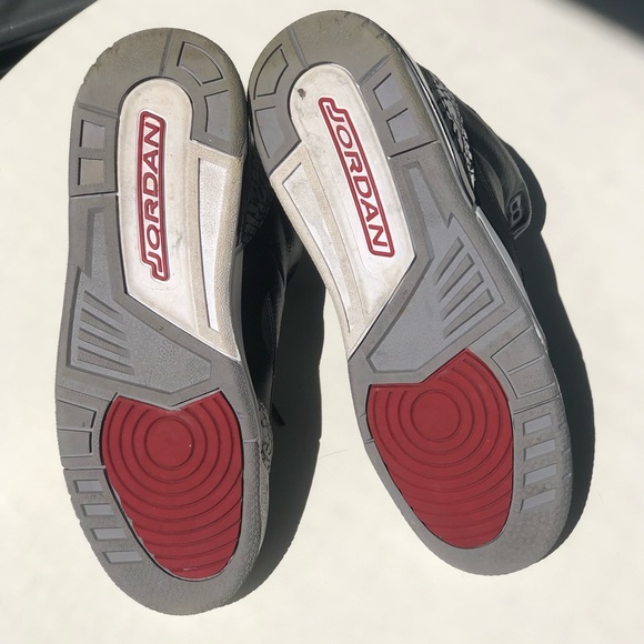 Air Jordan Cement 3s - 7Y - Picture 5 of 8